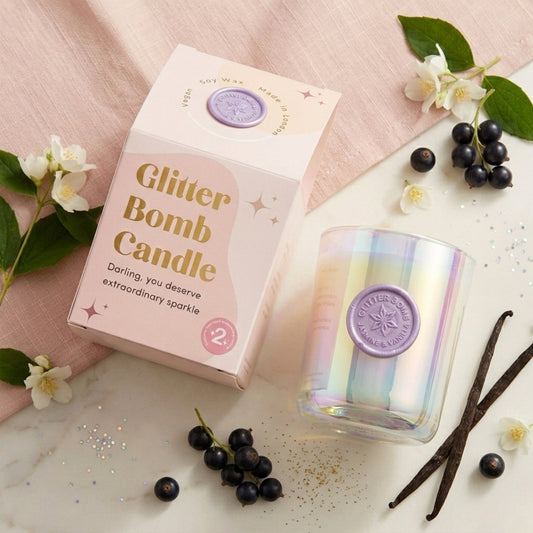 Cosmos Rosa | Vela de Oferta Glitter Bomb™ Groselha Preta, Baunilha e Jasmim 230g